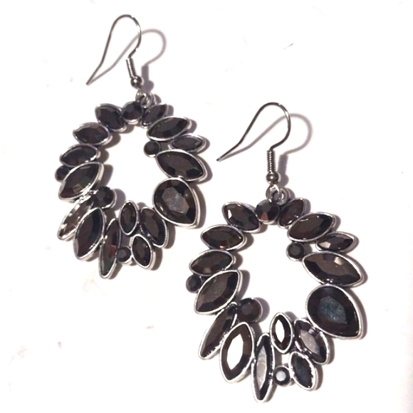 VINTAGE DARK GRAY RHINESTONE SILVER-TONE DROP DANGLE HOOK 2" EARRINGS - Picture 3 of 8